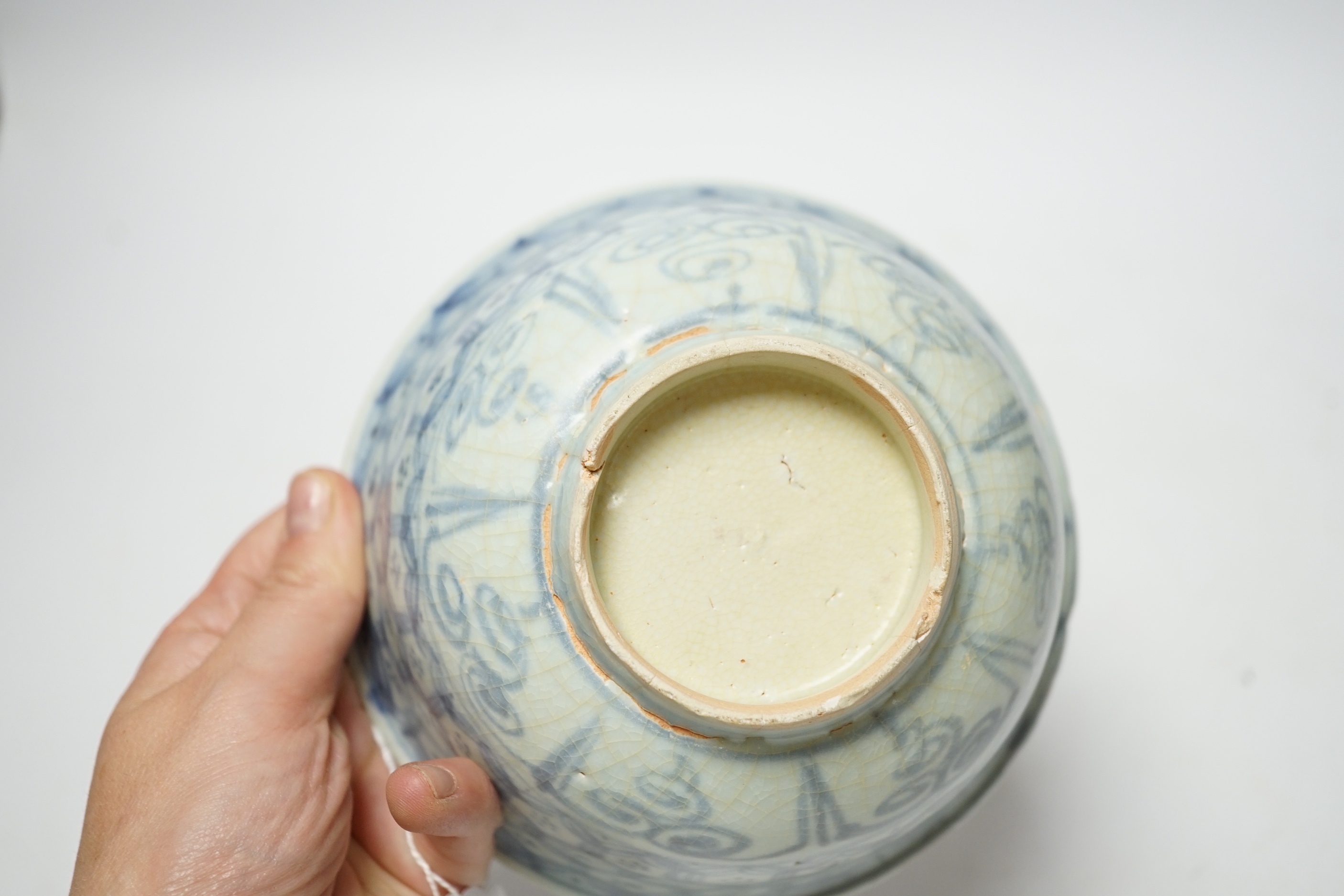 A Chinese blue and white bowl, 15th century, Ming dynasty, 14cm diameter